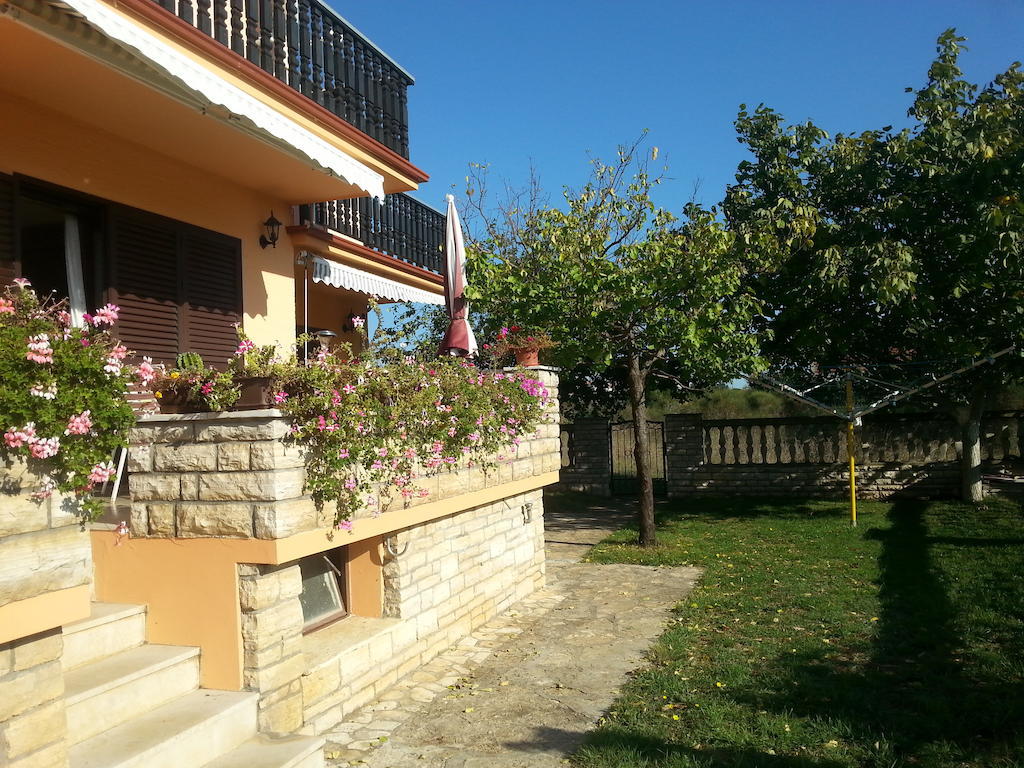 Apartments Santa Barbara Biograd Na Moru Exteriör bild