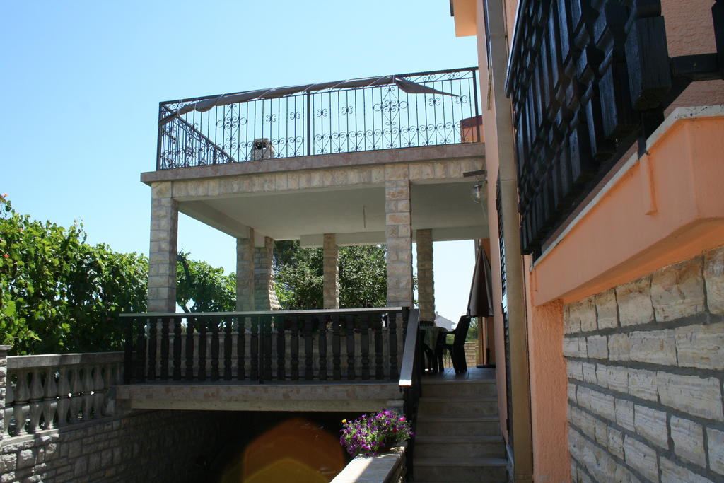 Apartments Santa Barbara Biograd Na Moru Exteriör bild