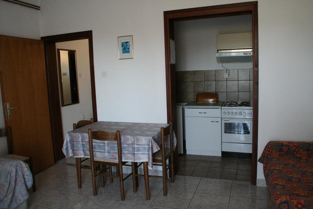 Apartments Santa Barbara Biograd Na Moru Rum bild