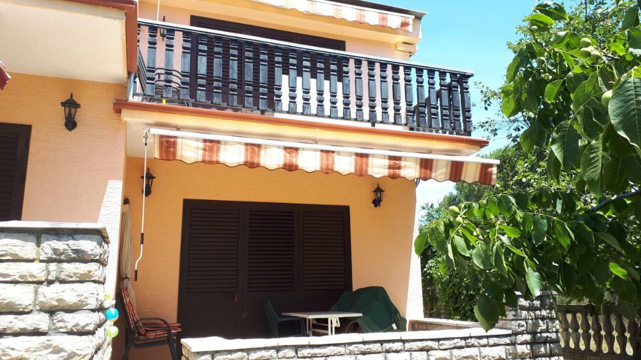Apartments Santa Barbara Biograd Na Moru Exteriör bild